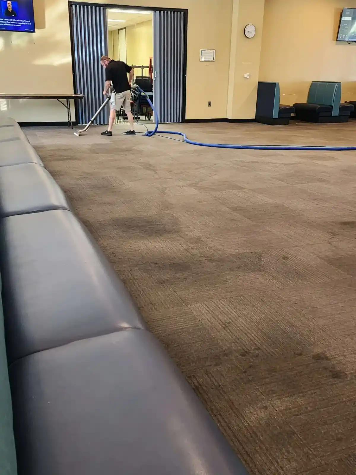 Commercial carpet cleaning in an office in Durham, NC